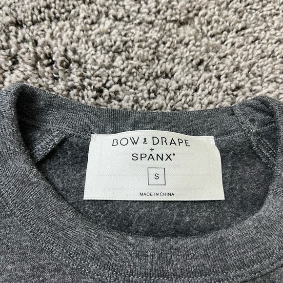 Bow & Drape + Spanx Sz S Fry Day Gray Sweatshirt Long Sleeves Friday Sequin - Picture 2 of 4